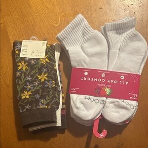 Fruit of the Loom White and A New Day Assorted Casual Socks
